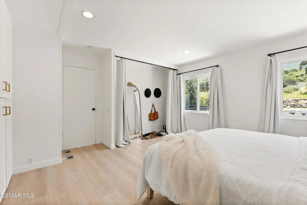 44 Old Castle Road, Westlake Village, California 91361 home-pic-22