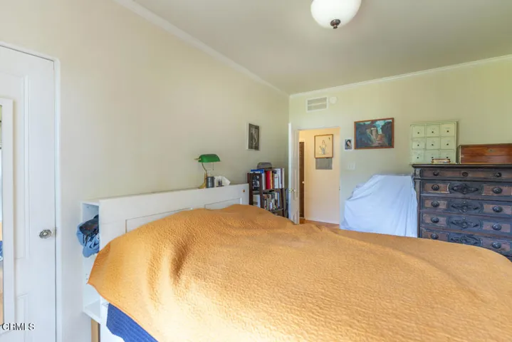 Bed b Main