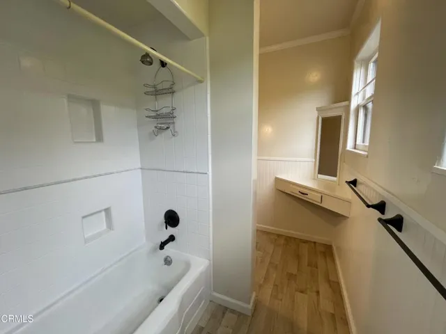 Main Bath with Tub