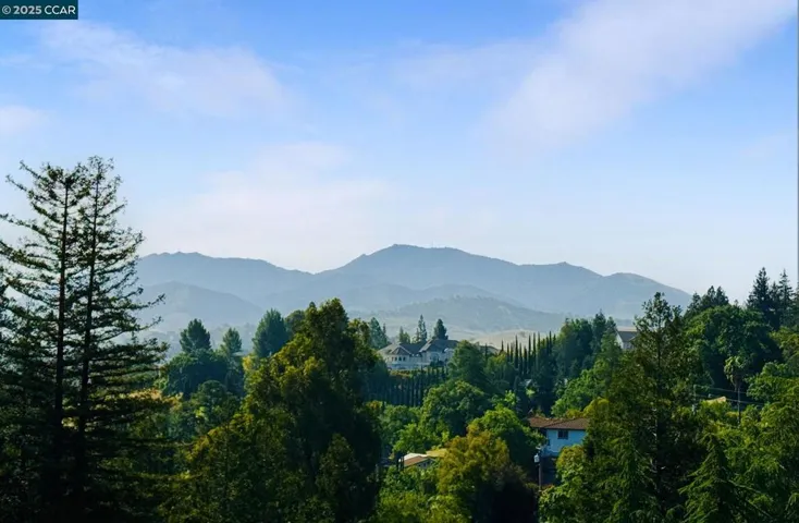 895 Ridge Dr, Concord, California 94518