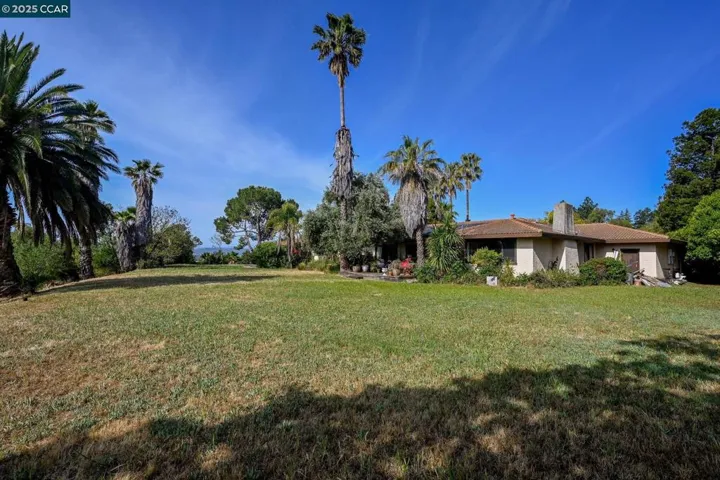 895 Ridge Dr, Concord, California 94518