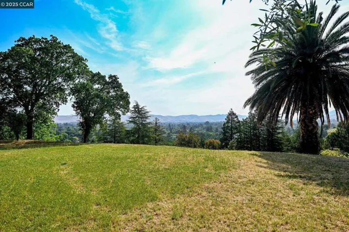 895 Ridge Dr, Concord, California 94518