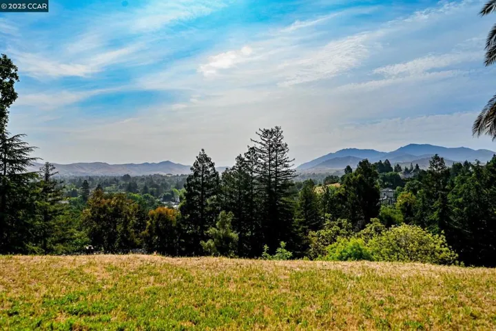 895 Ridge Dr, Concord, California 94518