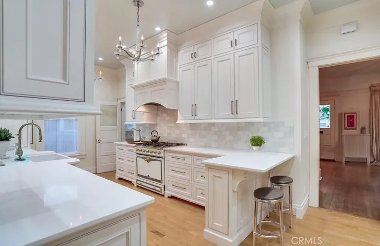 Gorgeous updated kitchen