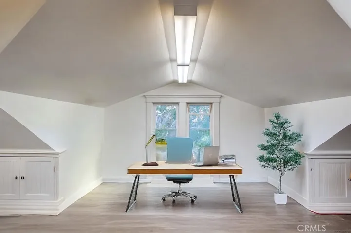 Virtually Staged/ Room over garage LT alcove area