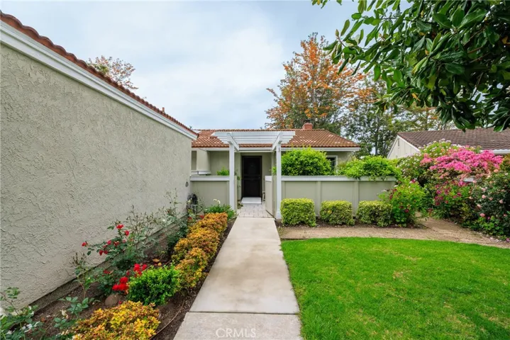 3268 San Amadeo C, Laguna Woods, California 92637