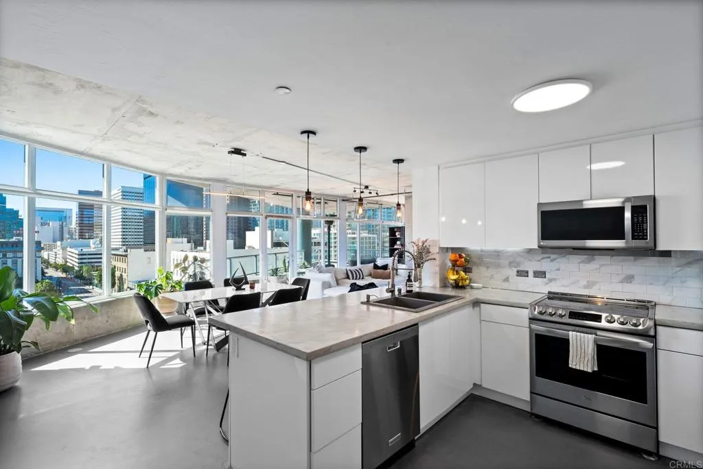 1080 Park Boulevard, San Diego, California 92101 home-pic-2