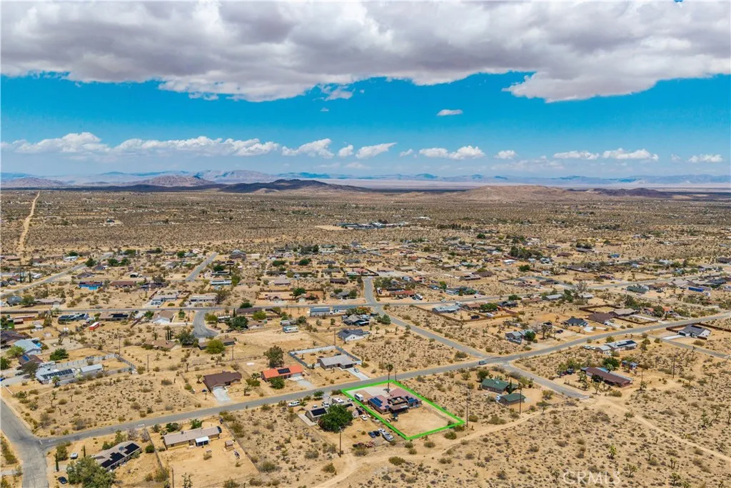 58183 Canterbury Street, Yucca Valley, California 92284 home-pic-54