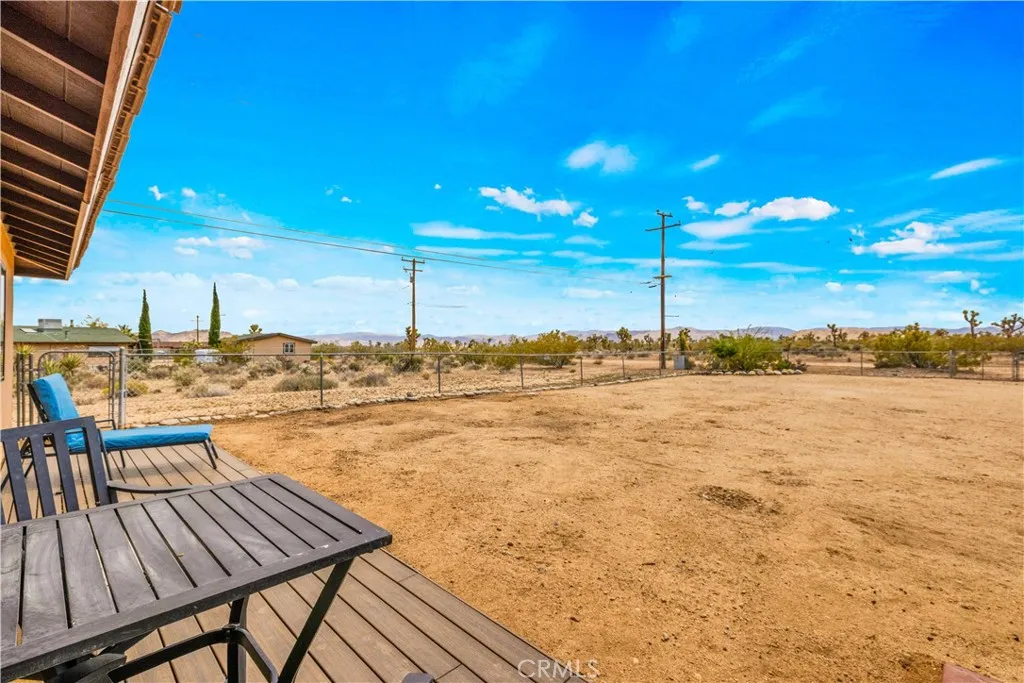 58183 Canterbury Street, Yucca Valley, California 92284 home-pic-36