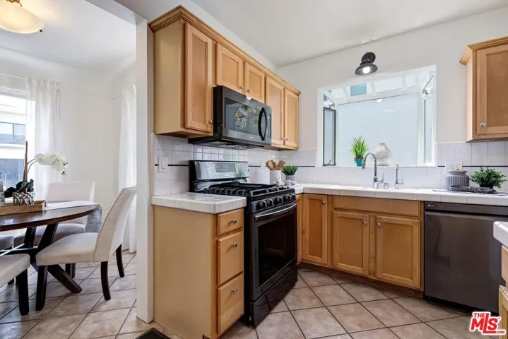 8101 W 4th Street, Los Angeles, California 90048