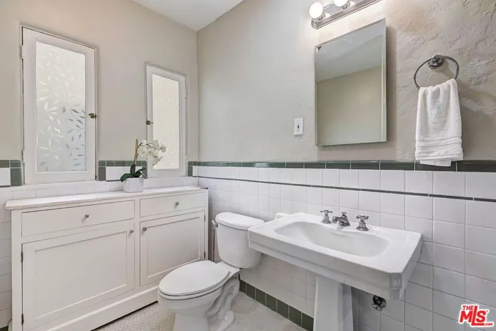 8101 W 4th Street, Los Angeles, California 90048
