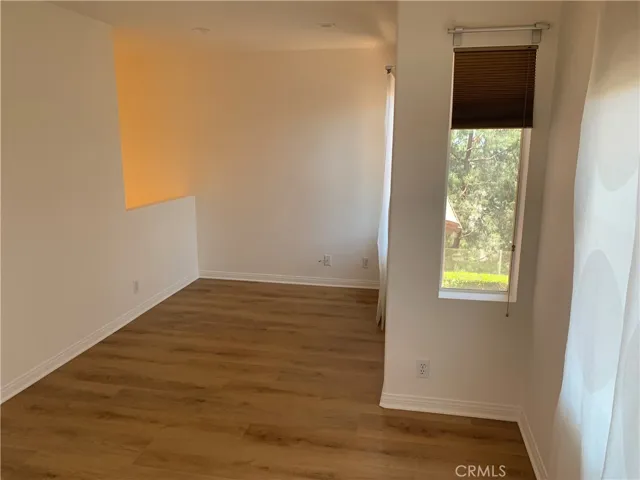 Second room/Den