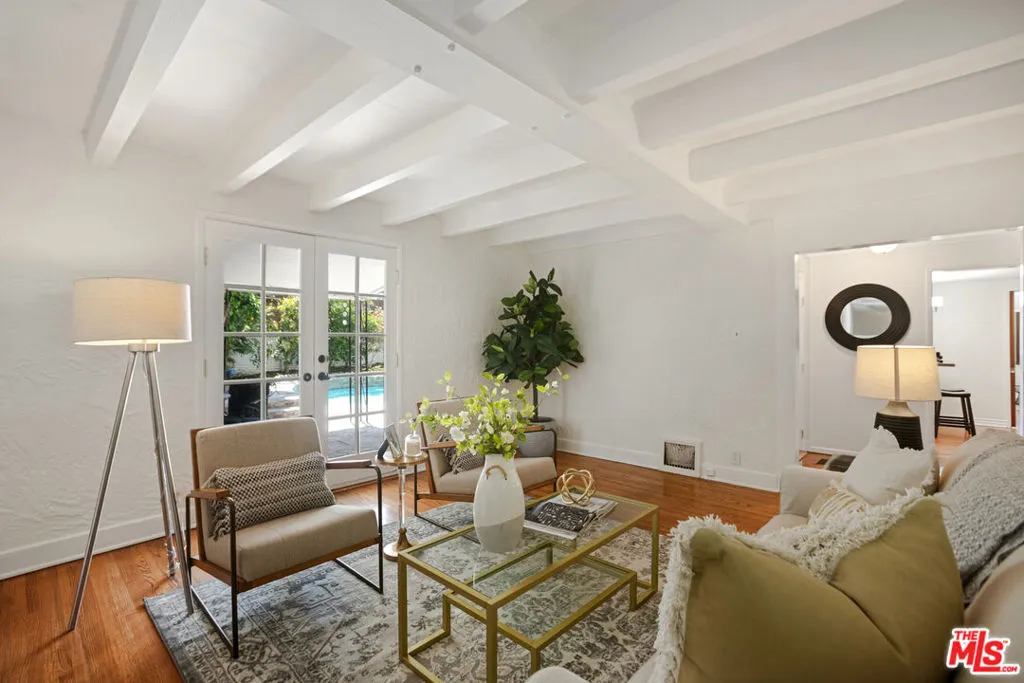 6438 Ivarene Avenue, Los Angeles, California 90068 home-pic-10