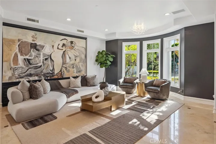 The multigenerational lounge or option 7 bed.