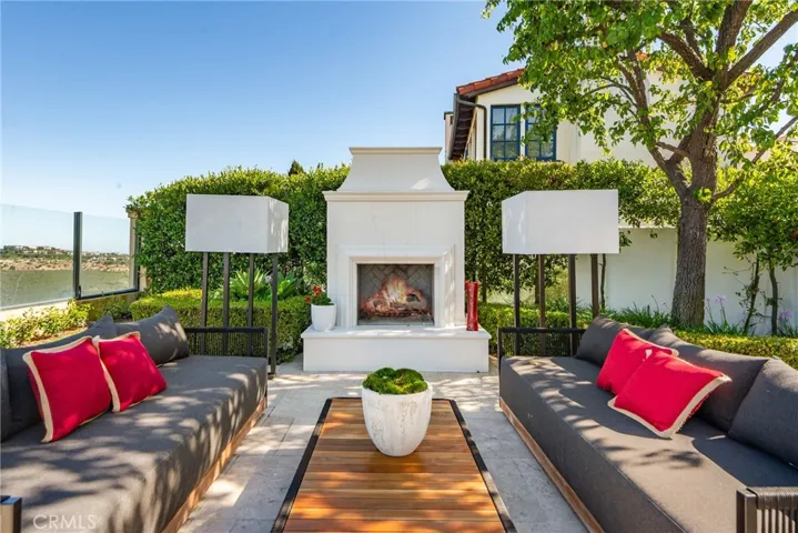 Fireside outdoor living