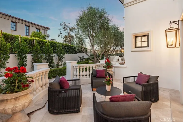 The patio Terrace for an extension of formal dining