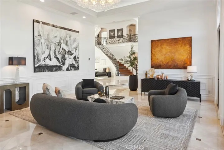 A suggestion of a peaceful cocktail setting.