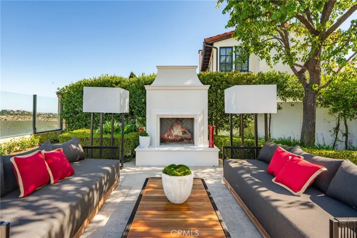 Fireside outdoor living