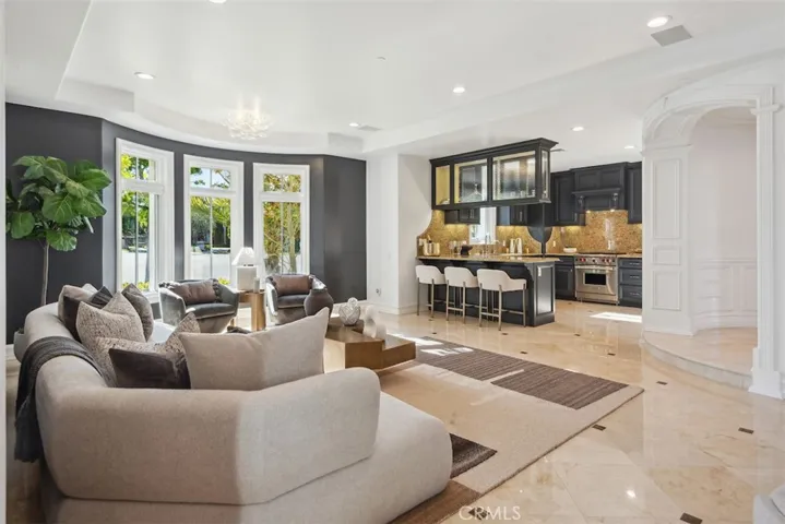 The multigenerational Longe/wing./Apartment