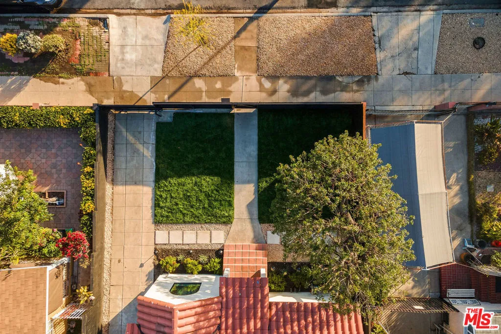 3923 Revere Avenue, Los Angeles, California 90039 home-pic-68