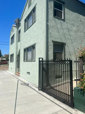 752 Ave Daisy, Long Beach, California 90813