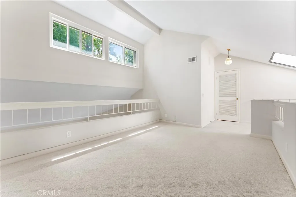 7402 Yellowtail Drive 204, Huntington Beach, California 92648 home-pic-24