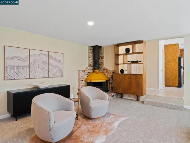 1062 Santa Clara Ln., Petaluma, California 94954