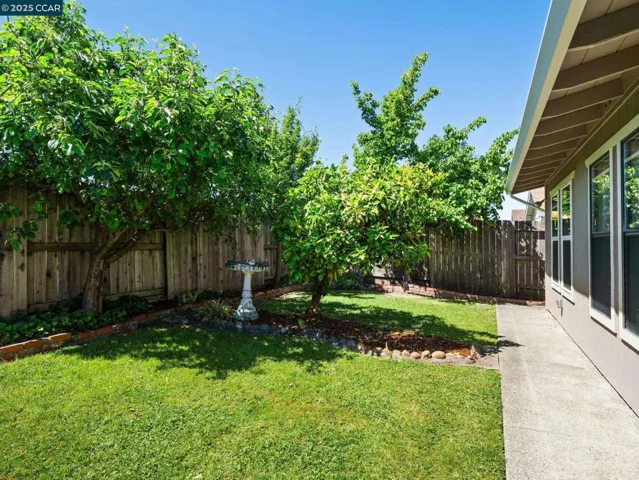 1062 Santa Clara Ln., Petaluma, California 94954