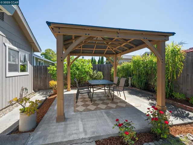 1062 Santa Clara Ln., Petaluma, California 94954