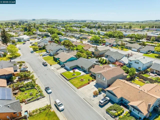 1062 Santa Clara Ln., Petaluma, California 94954