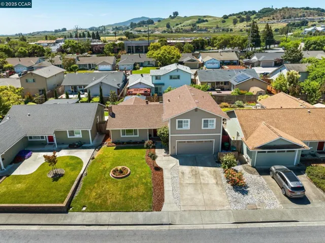 1062 Santa Clara Ln., Petaluma, California 94954