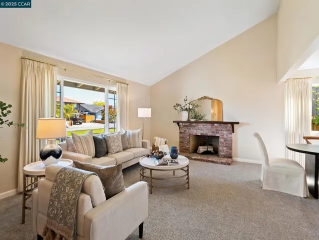 1062 Santa Clara Ln., Petaluma, California 94954