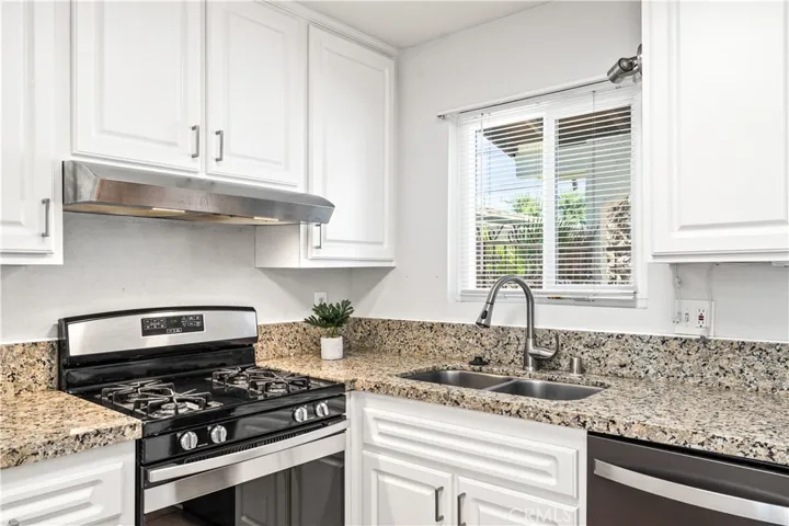 43160 Virginia Avenue, Palm Desert, California 92211