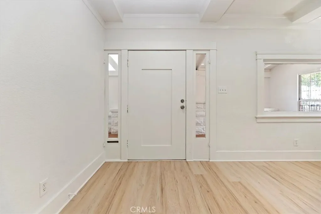 2018 W Martin Luther King Jr Boulevard J, Los Angeles, California 90062 home-pic-12