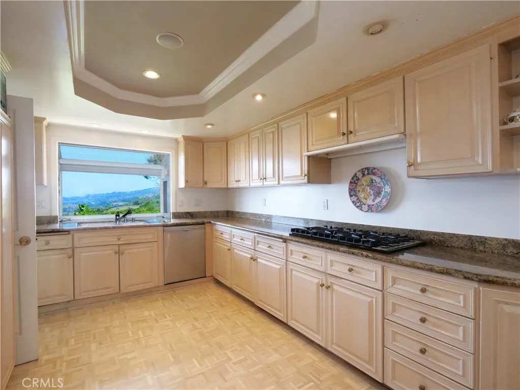 30915 Oceangrove Drive, Rancho Palos Verdes, California 90275 home-pic-12