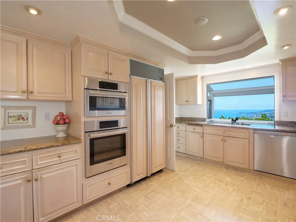 30915 Oceangrove Drive, Rancho Palos Verdes, California 90275 home-pic-11
