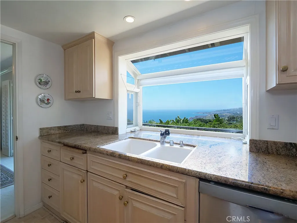 30915 Oceangrove Drive, Rancho Palos Verdes, California 90275 home-pic-13