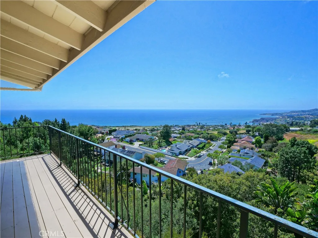 30915 Oceangrove Drive, Rancho Palos Verdes, California 90275 home-pic-17