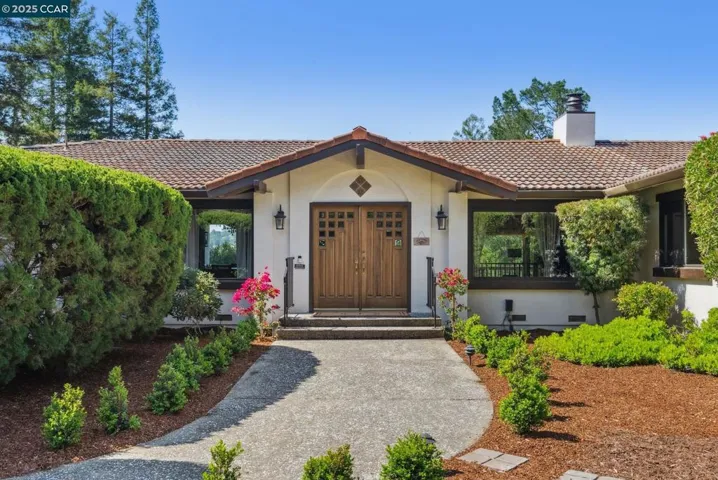 14 Pillon Real, Pleasant Hill, California 94523