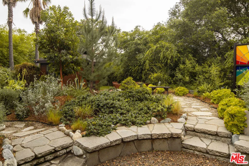 360 Edwards Place, Glendale, California 91206 home-pic-54