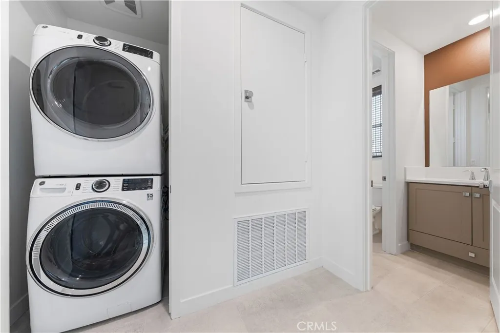 187 Biome, Irvine, California 92618 home-pic-27