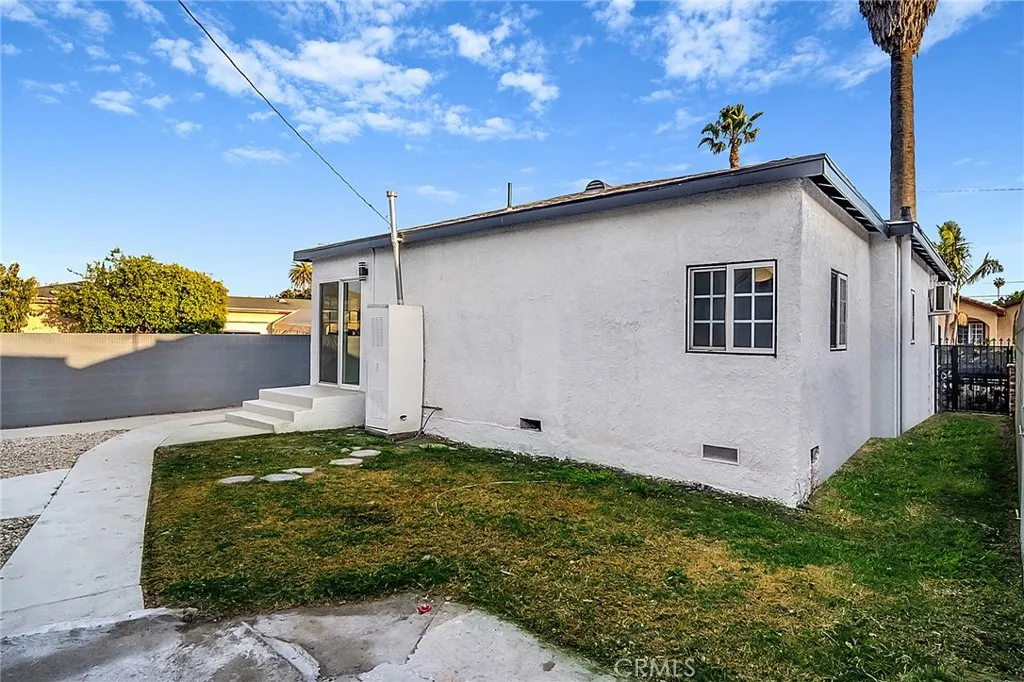 401 W Poplar Street, Compton, California 90220 home-pic-30