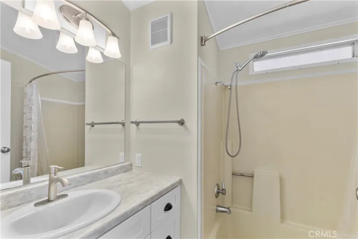 15111 Pipeline Avenue 14, Chino Hills, California 91709