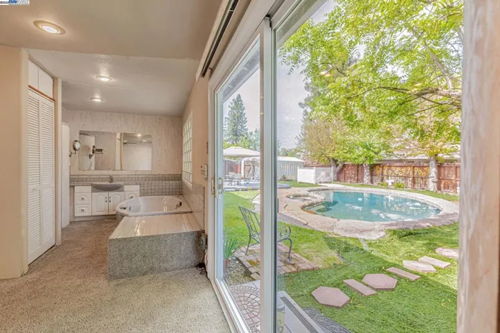 1420 Franquette Ave, Santa Rosa, California 95405