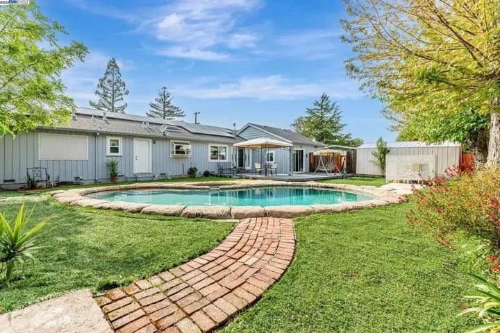 1420 Franquette Ave, Santa Rosa, California 95405