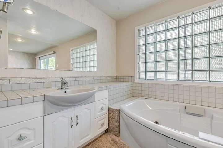 1420 Franquette Ave, Santa Rosa, California 95405