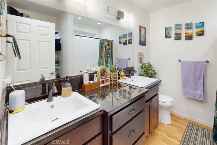 Double sink vanity
