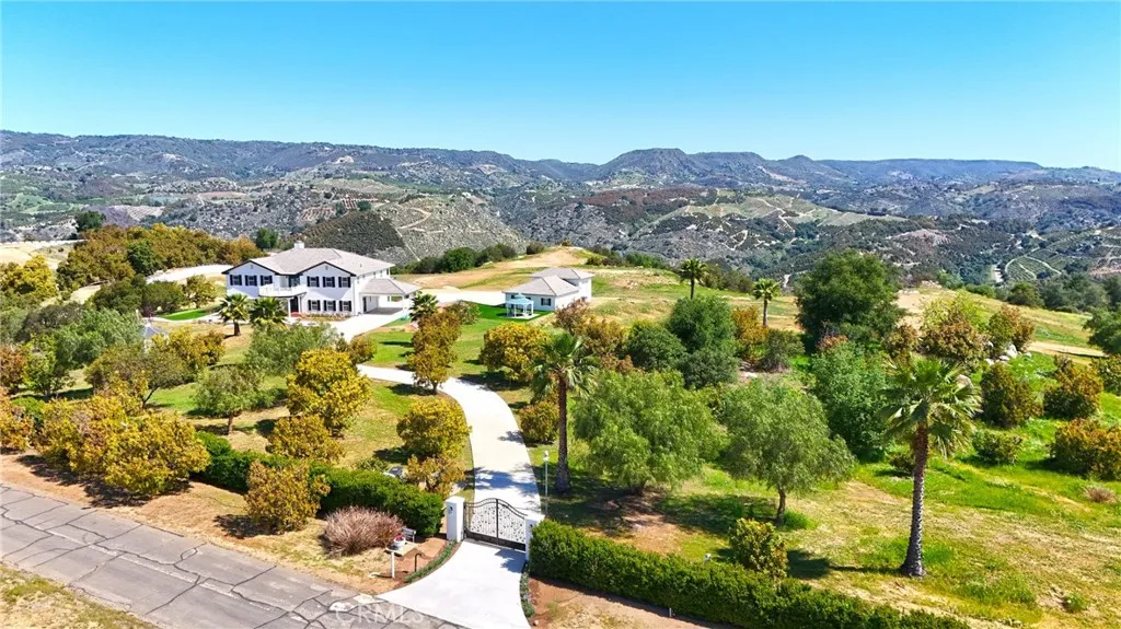 22252 Monte Rancho Drive, Temecula, California 92590 home-pic-0