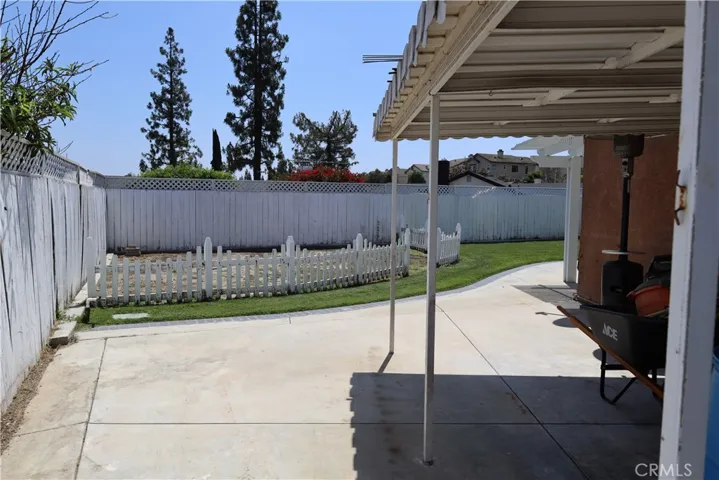Side yard with garden space