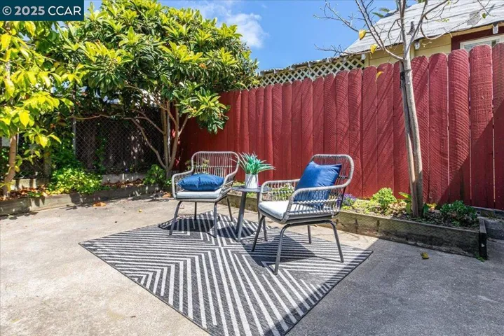 2320 24th Ave, Oakland, California 94601